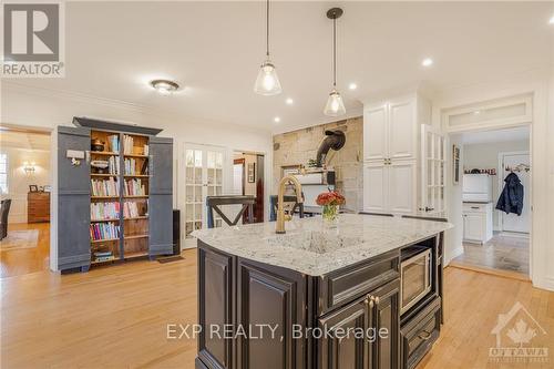 2745 Cassburn Road, Champlain (614 - Champlain Twp), ON - Indoor Photo Showing Kitchen With Upgraded Kitchen