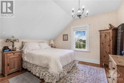 2745 Cassburn Road, Champlain (614 - Champlain Twp), ON - Indoor Photo Showing Bathroom