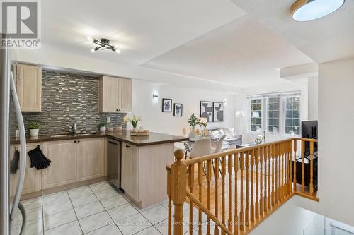 21 - 42 Pinery Trail, Toronto, ON - Indoor Photo Showing Kitchen