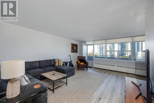 1008 - 10 Parkway Forest Drive, Toronto (Henry Farm), ON - Indoor Photo Showing Living Room