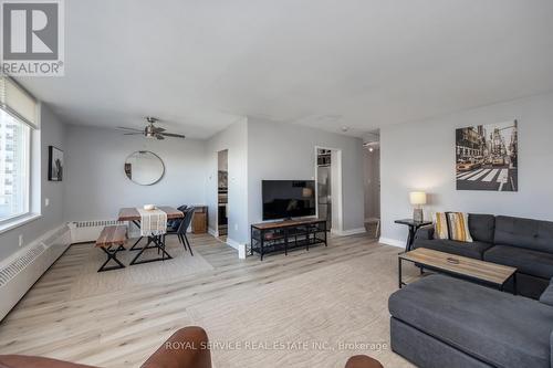 1008 - 10 Parkway Forest Drive, Toronto (Henry Farm), ON - Indoor Photo Showing Living Room