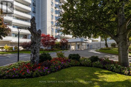 1008 - 10 Parkway Forest Drive, Toronto (Henry Farm), ON - Outdoor