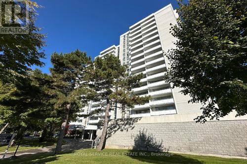 1008 - 10 Parkway Forest Drive, Toronto (Henry Farm), ON - Outdoor