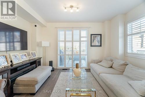 94 - 1890 Rymal Road E, Hamilton, ON - Indoor Photo Showing Living Room