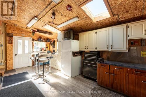 116 Hawthorne Road, London, ON - Indoor Photo Showing Kitchen