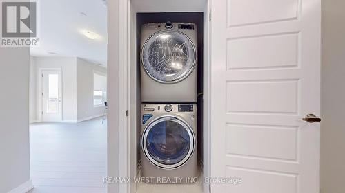 402 - 3285 Carding Mill Trail, Oakville, ON - Indoor Photo Showing Laundry Room