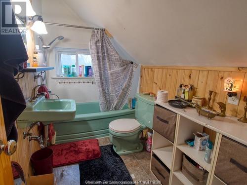 4 Aberdeen Street, Merlin, ON - Indoor Photo Showing Bathroom