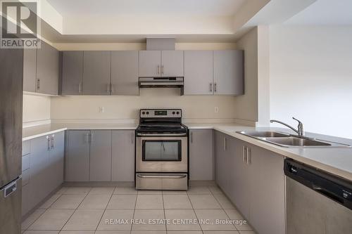 78 Bradbury Road, Hamilton, ON - Indoor Photo Showing Kitchen With Double Sink