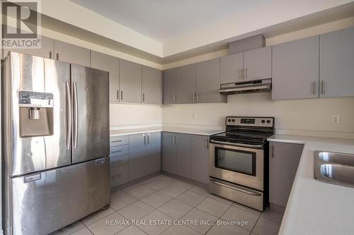 78 Bradbury Road, Hamilton, ON - Indoor Photo Showing Kitchen With Double Sink