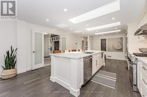 11 Farnham Road, Puslinch, ON - Indoor Photo Showing Kitchen