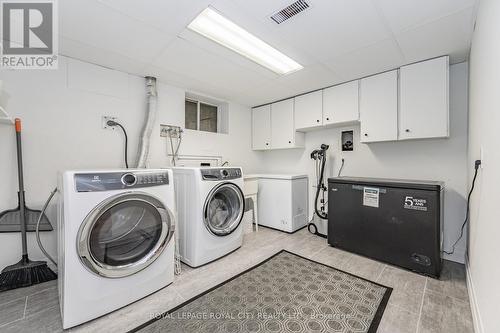 11 Farnham Road, Puslinch, ON - Indoor Photo Showing Laundry Room