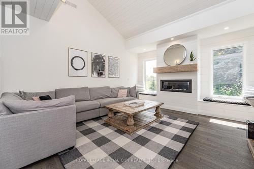 11 Farnham Road, Puslinch, ON - Indoor Photo Showing Living Room With Fireplace