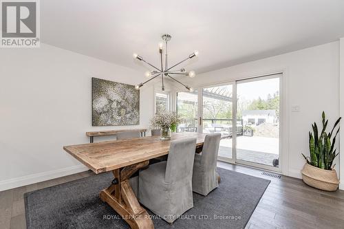 11 Farnham Road, Puslinch, ON - Indoor Photo Showing Dining Room