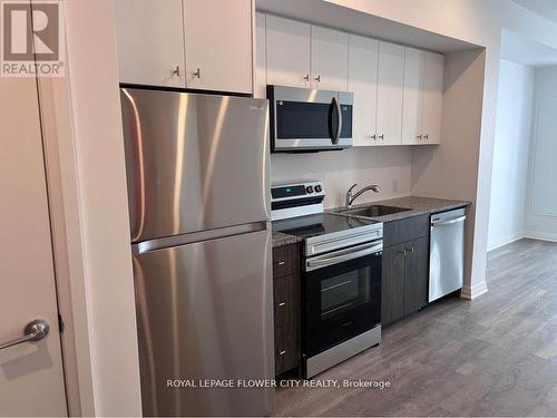 409 - 101 Golden Eagle Road N, Waterloo, ON - Indoor Photo Showing Kitchen