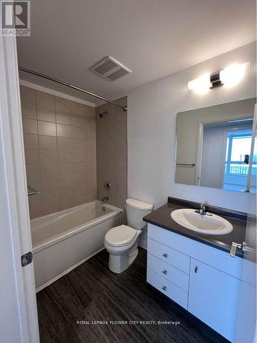 409 - 101 Golden Eagle Road N, Waterloo, ON - Indoor Photo Showing Bathroom