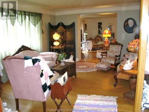 12578 Mitton Line, Ridgetown, ON - Indoor Photo Showing Living Room