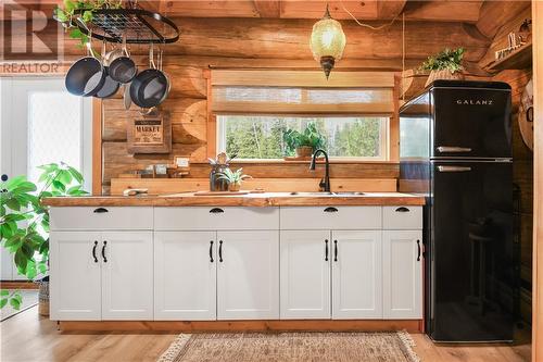 8 Tanager Trail, Westmeath, ON - Indoor Photo Showing Kitchen With Double Sink