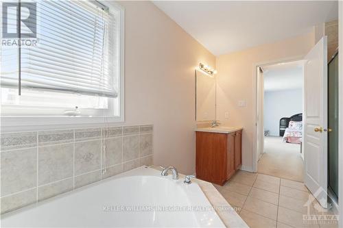 412 June Court, Ottawa, ON - Indoor Photo Showing Bathroom