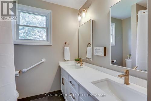 2760 Napperton Drive, Adelaide Metcalfe, ON - Indoor Photo Showing Bathroom