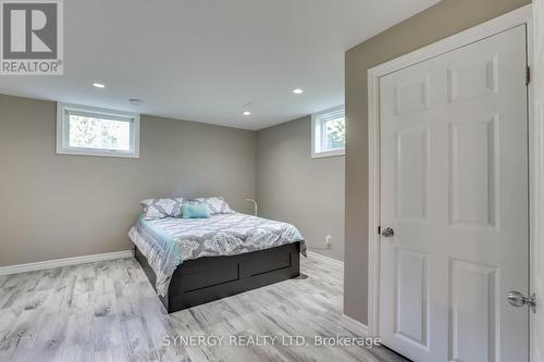 2760 Napperton Drive, Adelaide Metcalfe, ON - Indoor Photo Showing Bedroom