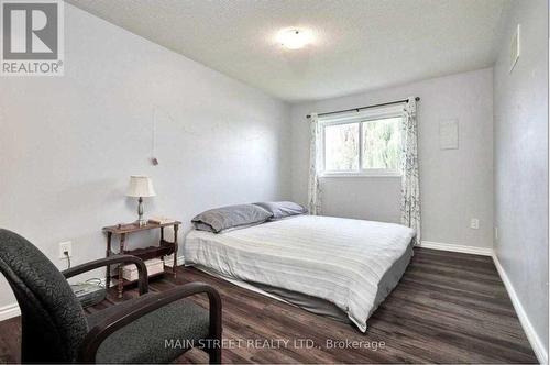 185 Pickett Crescent, Barrie, ON - Indoor Photo Showing Bedroom