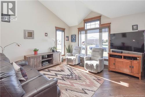 102 Mazerolle Street, Shippagan, NB - Indoor Photo Showing Living Room