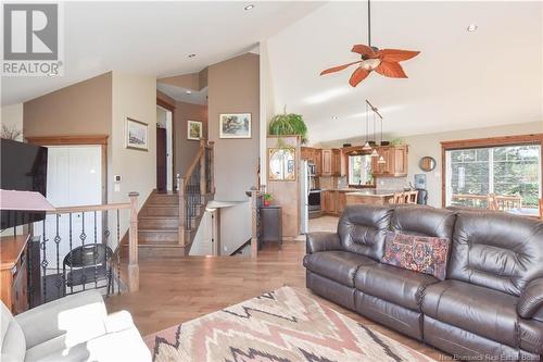 102 Mazerolle Street, Shippagan, NB - Indoor Photo Showing Living Room