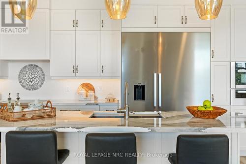 604 - 77 Yates Street, St. Catharines, ON - Indoor Photo Showing Kitchen With Upgraded Kitchen