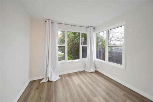 239 Rosser Avenue, Selkirk, MB - Indoor Photo Showing Other Room