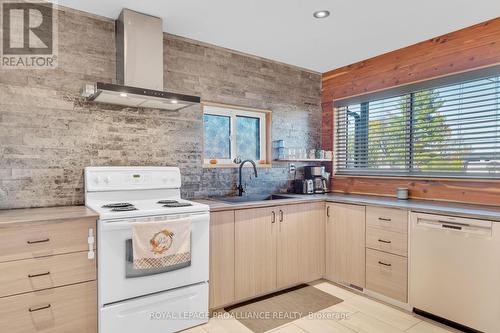 182 Henry Street, Stirling-Rawdon, ON - Indoor Photo Showing Kitchen