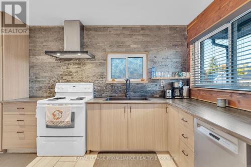 182 Henry Street, Stirling-Rawdon, ON - Indoor Photo Showing Kitchen