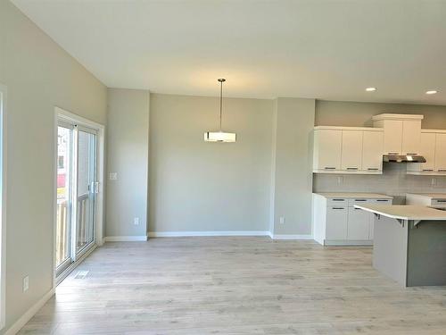 31 Barnes Avenue, West St Paul, MB - Indoor Photo Showing Kitchen