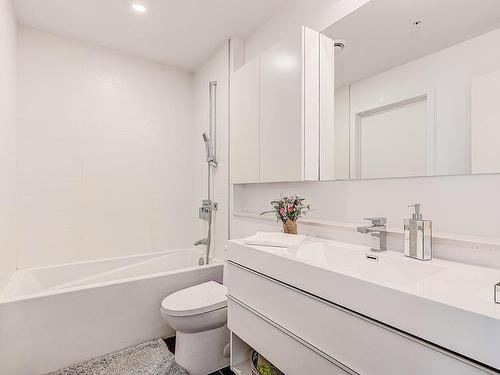 Salle de bains - 607-6 Av. Donegani, Pointe-Claire, QC - Indoor Photo Showing Bathroom