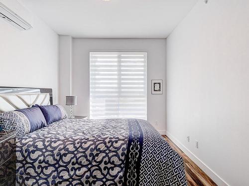 Chambre Ã Â coucher - 607-6 Av. Donegani, Pointe-Claire, QC - Indoor Photo Showing Bedroom