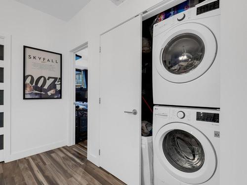 Salle de lavage - 607-6 Av. Donegani, Pointe-Claire, QC - Indoor Photo Showing Laundry Room