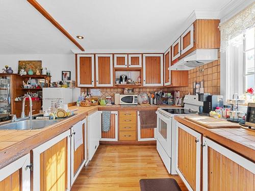 Kitchen - 1196  - 1198 Rue Beaugrand, Acton Vale, QC - Indoor Photo Showing Kitchen With Double Sink