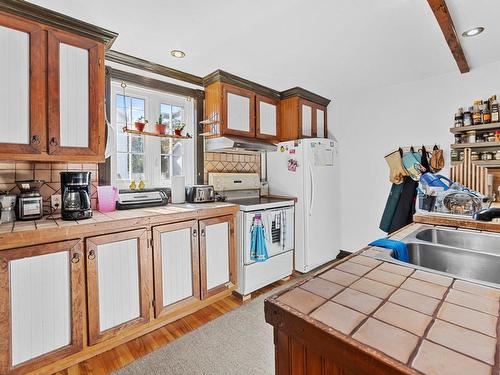 Kitchen - 1196  - 1198 Rue Beaugrand, Acton Vale, QC - Indoor Photo Showing Kitchen With Double Sink