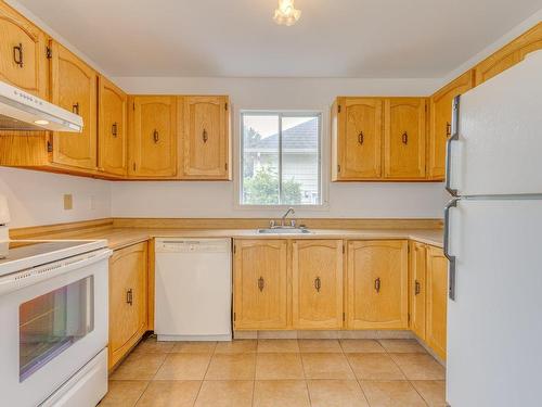 Cuisine - 1532 Rue Taillefer, Laval (Sainte-Rose), QC - Indoor Photo Showing Kitchen