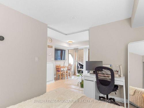 402-126 Simcoe St, Toronto, ON 