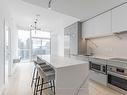 2605-33 Helendale Ave, Toronto, ON  - Indoor Photo Showing Kitchen With Upgraded Kitchen 