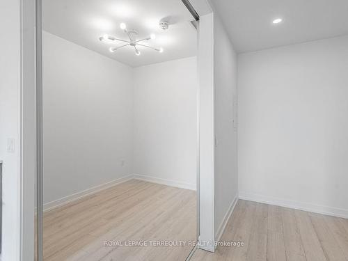 2605-33 Helendale Ave, Toronto, ON - Indoor Photo Showing Other Room