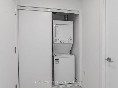 2605-33 Helendale Ave, Toronto, ON - Indoor Photo Showing Laundry Room