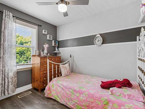 58 Henry St, Cambridge, ON - Indoor Photo Showing Bedroom