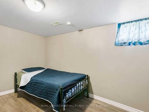 58 Henry St, Cambridge, ON - Indoor Photo Showing Bedroom