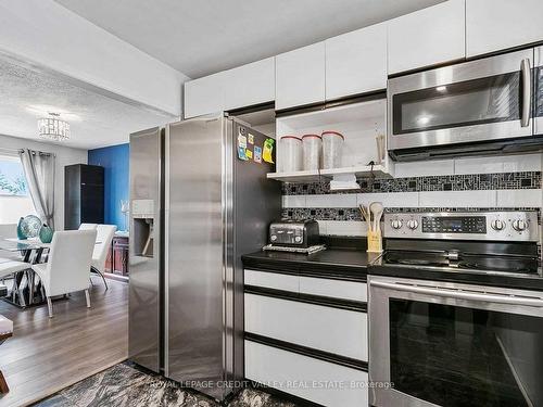 58 Henry St, Cambridge, ON - Indoor Photo Showing Kitchen With Stainless Steel Kitchen