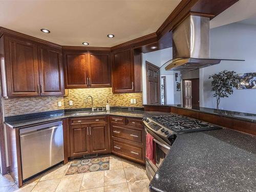 1914 Oliver Road, Thunder Bay, ON - Indoor Photo Showing Kitchen