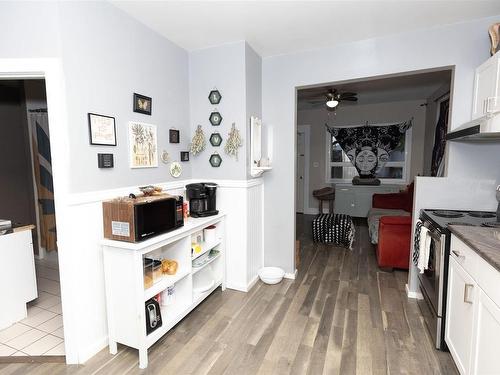 216 Ontario Street, Thunder Bay, ON - Indoor Photo Showing Kitchen