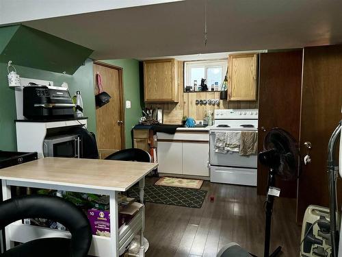 14 Ryde Avenue, Thunder Bay, ON - Indoor Photo Showing Kitchen