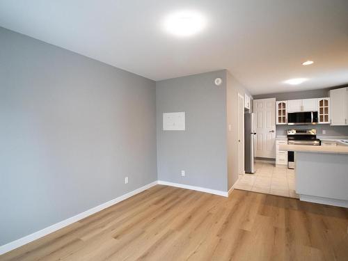 3 Matheson Street N, Kenora, ON - Indoor Photo Showing Kitchen