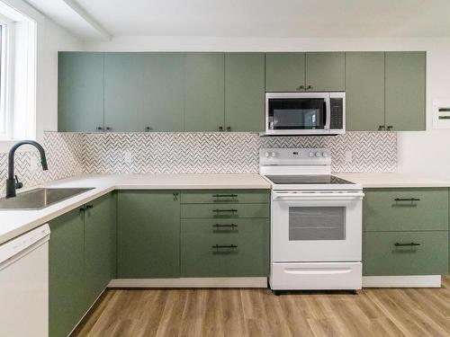 3 Matheson Street N, Kenora, ON - Indoor Photo Showing Kitchen